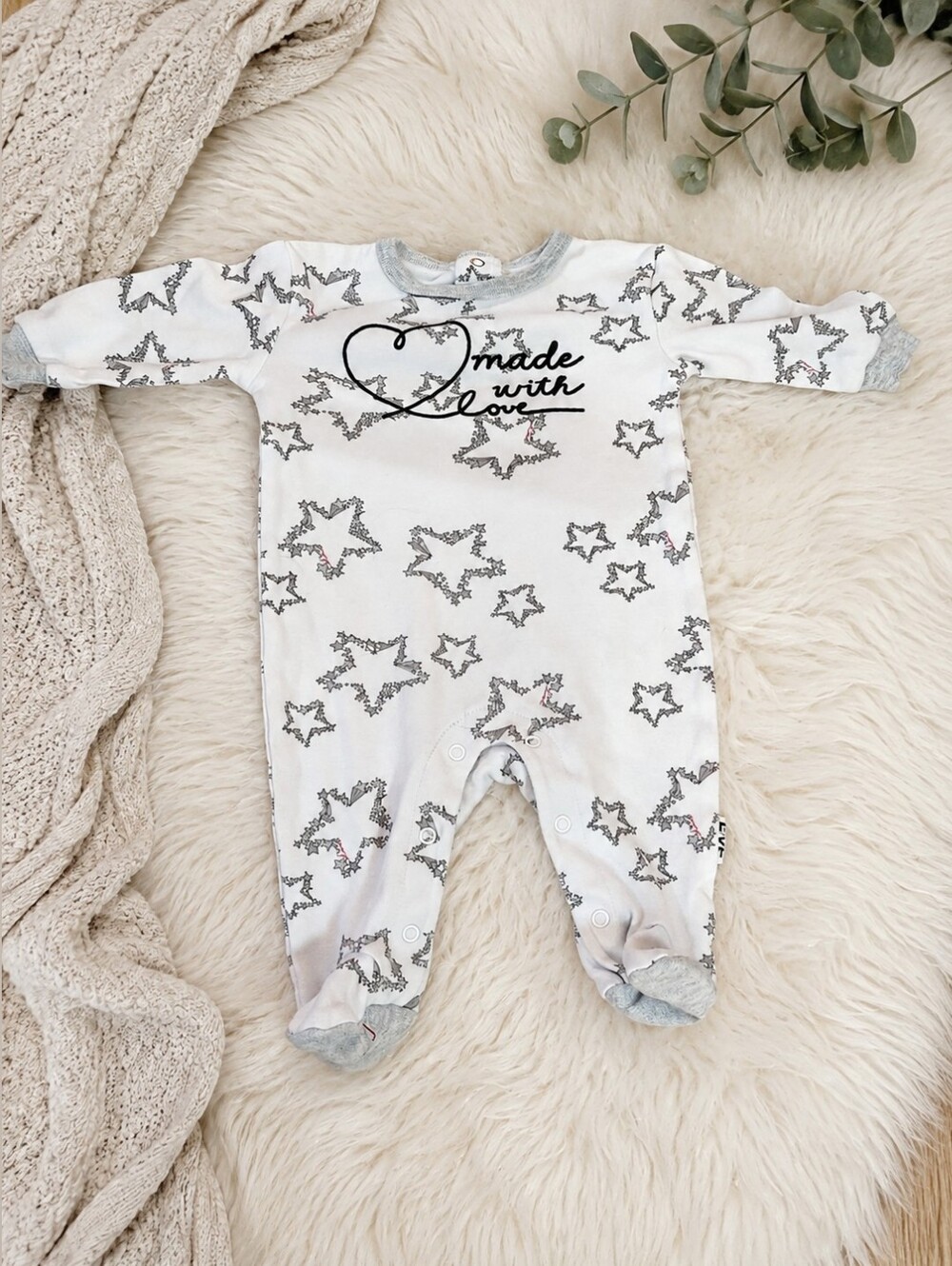 LOVE Ellen DeGeneres Baby Footed Sleeper Gray Stars "Made With Love" 0-3 Month